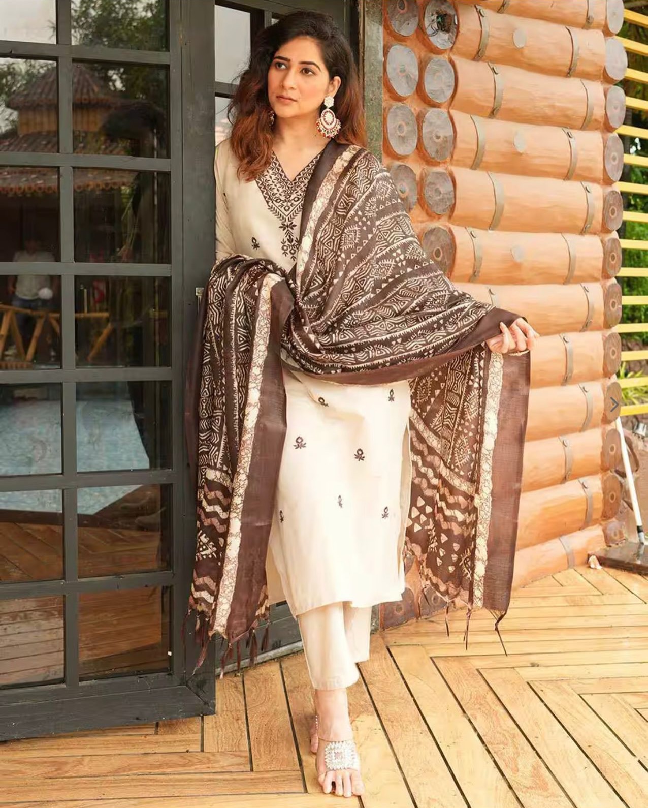 Elegant Linen Embroidered Kurta Set with Printed Dupatta - Image 5