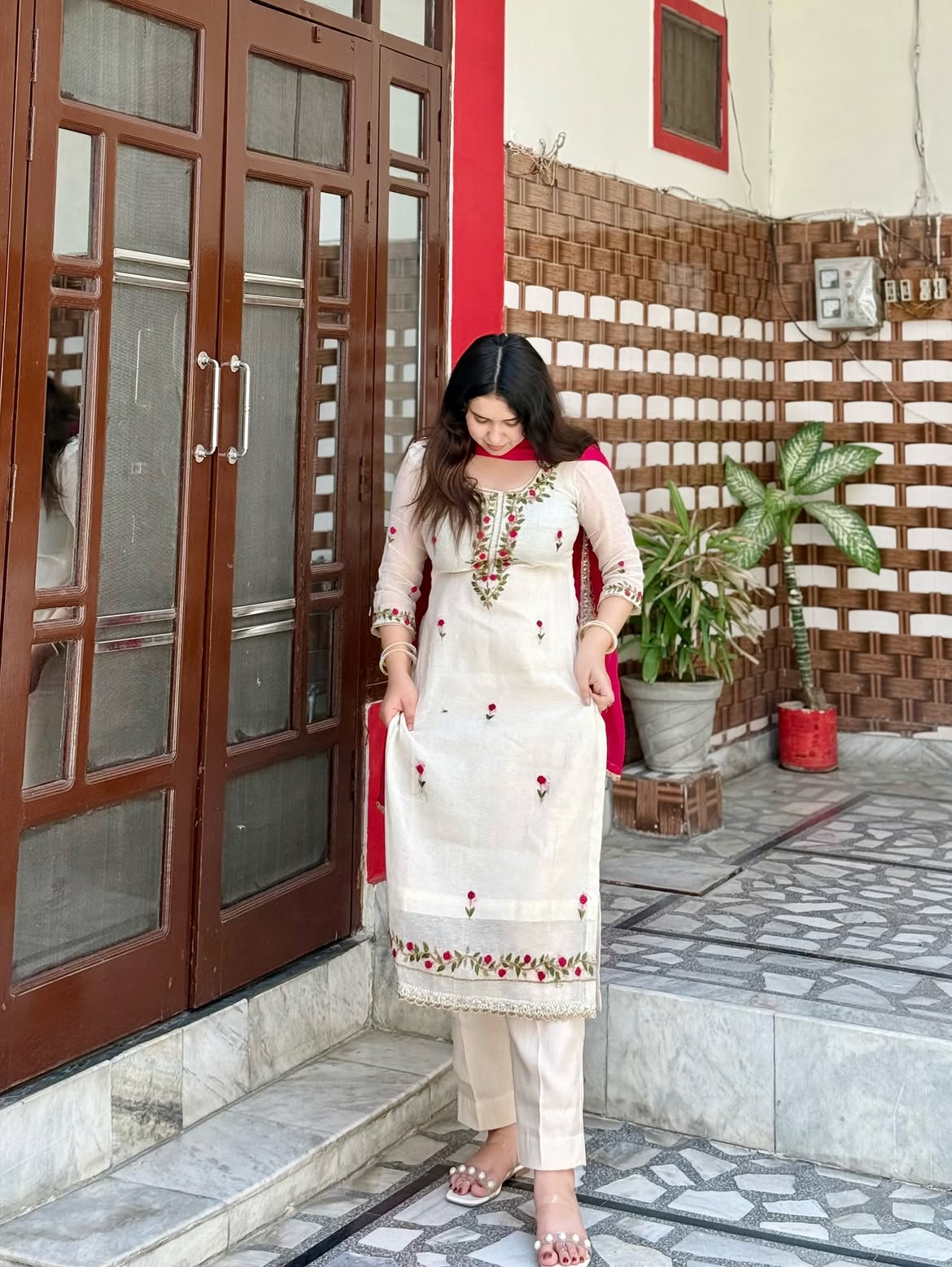 Embroidered Off-White and Pink Suit Set - Image 5