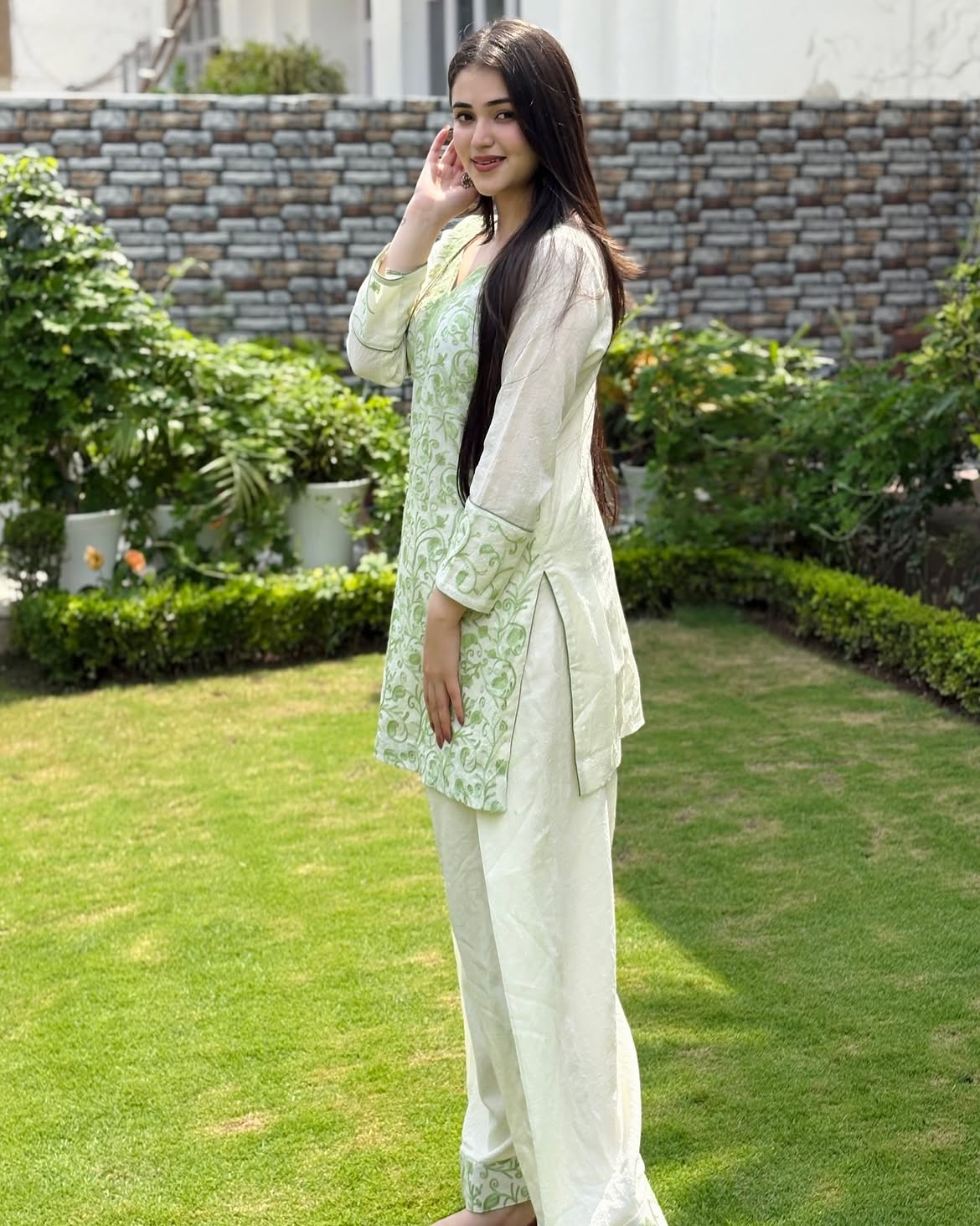 Embroidered Pastel Green and Off-White Suit Set - Image 2