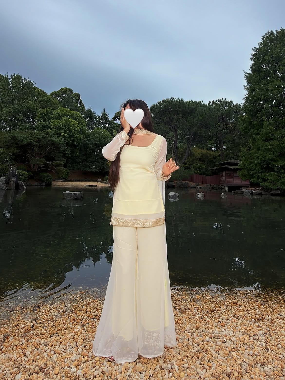 Elegant Pastel Yellow Suit Set - Image 9
