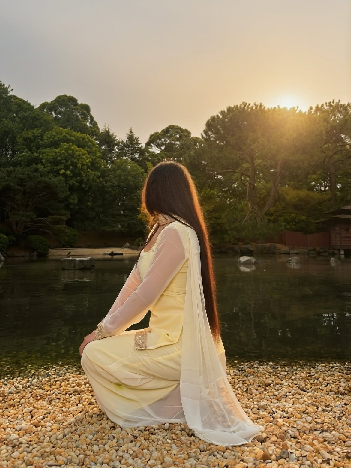 Elegant Pastel Yellow Suit Set - Image 7