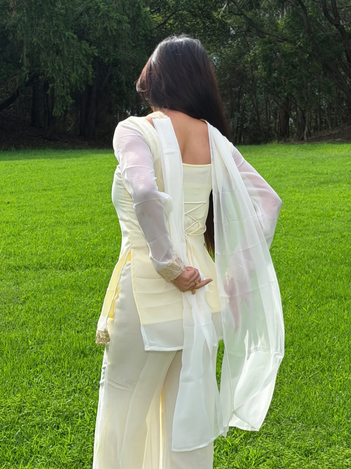 Elegant Pastel Yellow Suit Set - Image 4